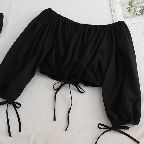 Bluză de damă modernă cu umerii goi în verde, negru și bej