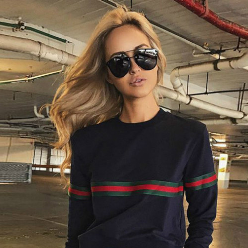 Bluză de damă modernă cu mâneci lungi în alb și negru