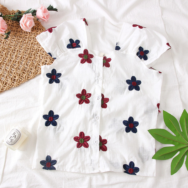 Aktuális női ing fehér színben, hímzéssel