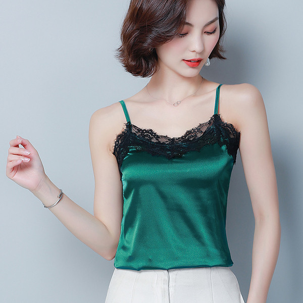 Modern női felső, öt színben, csipkével