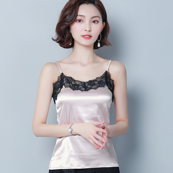 Modern női felső, öt színben, csipkével