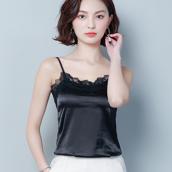 Modern női felső, öt színben, csipkével