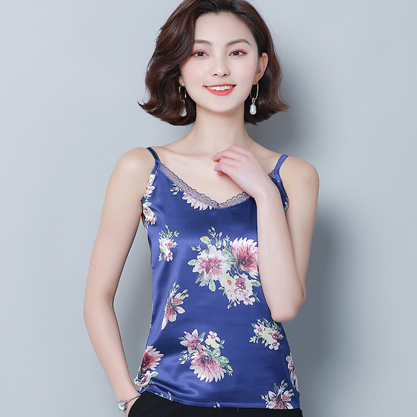 Modern női felső négy színben virágmotívumokkal