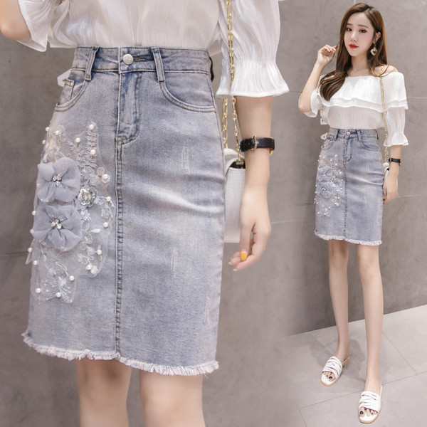 Modern női farmerszoknya díszgyöngyökkel