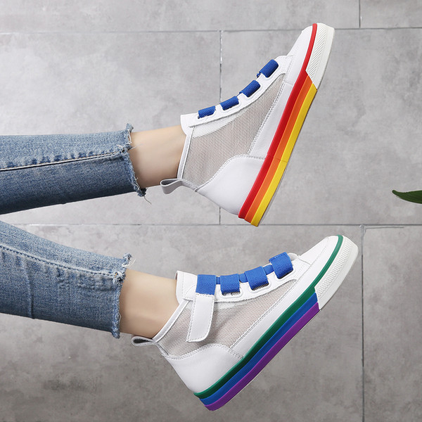 Nyári női tornacipő fehér színben, színes elemekkel