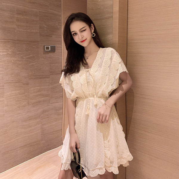 Lezser női ruha - szabású modell két színben