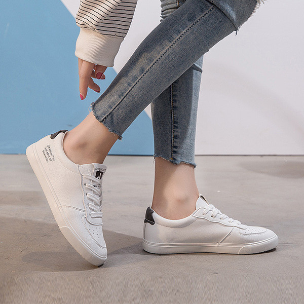 Alkalmi női tornacipő nyakkendővel három színben