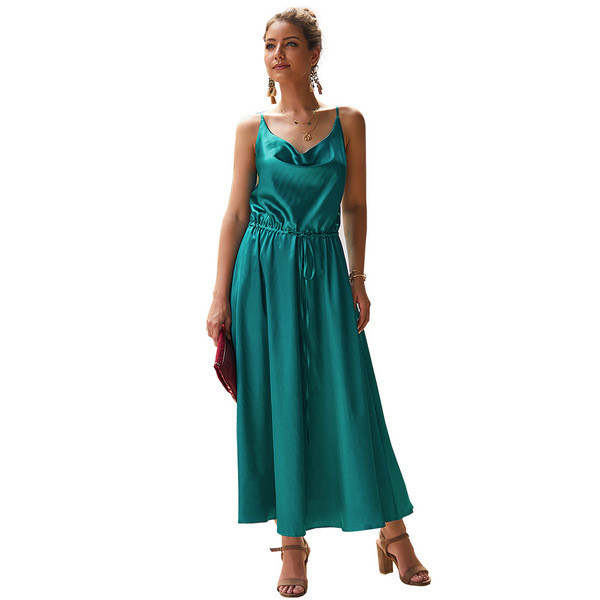 Modern női ruha vékony pántokkal, gumival