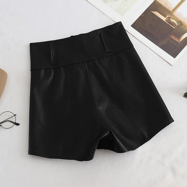 Modern női rövidnadrág fekete cipzárral