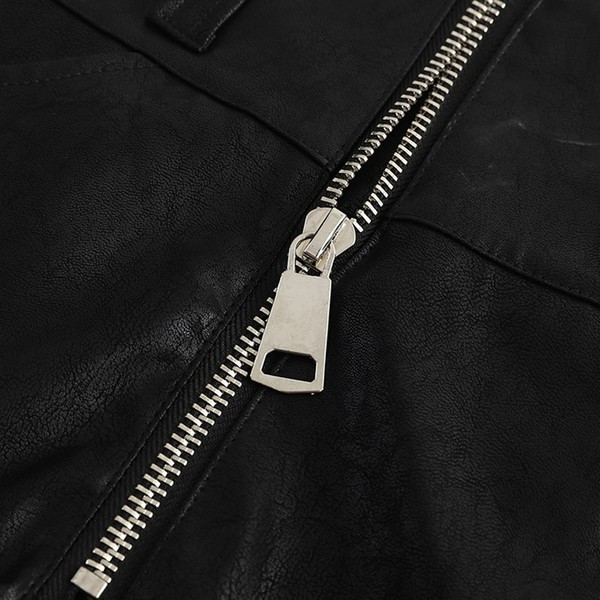 Modern női rövidnadrág fekete cipzárral