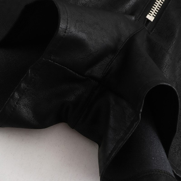 Modern női rövidnadrág fekete cipzárral