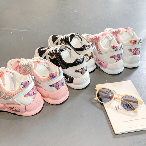 Alkalmi női tornacipő fényes fekete, fehér és rózsaszín elemekkel