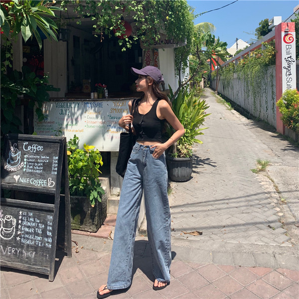 Alkalmi női farmer - széles modell, magas derékkal