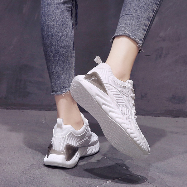 Női alkalmi sportcipő fehér fűzővel