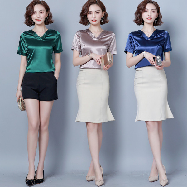 Női blúz V-nyakkal több színben