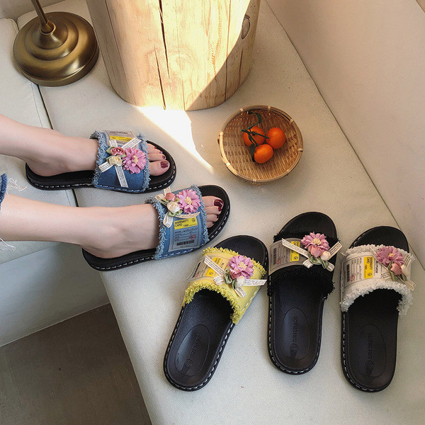 Modern női papucs 3D díszítéssel, különböző színekben