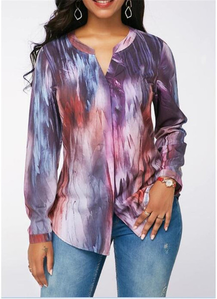 Modern női ing, hosszú ujjal és V-nyakkal