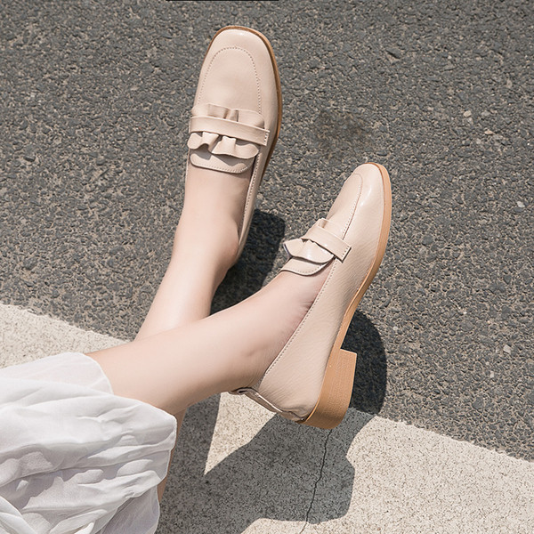 Eko bőrből készült stílusos női mokaszinok, két színben