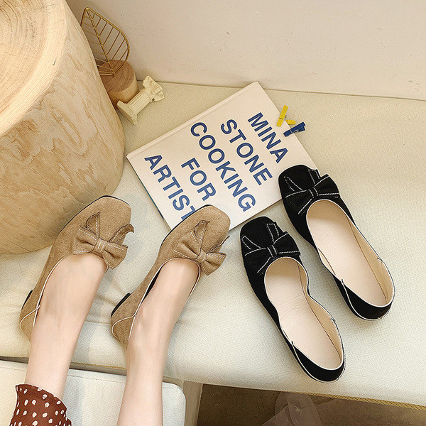 Női alkalmi cipő lapos talppal és szalaggal, két színben