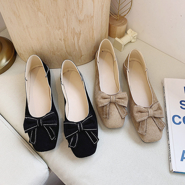 Női alkalmi cipő lapos talppal és szalaggal, két színben