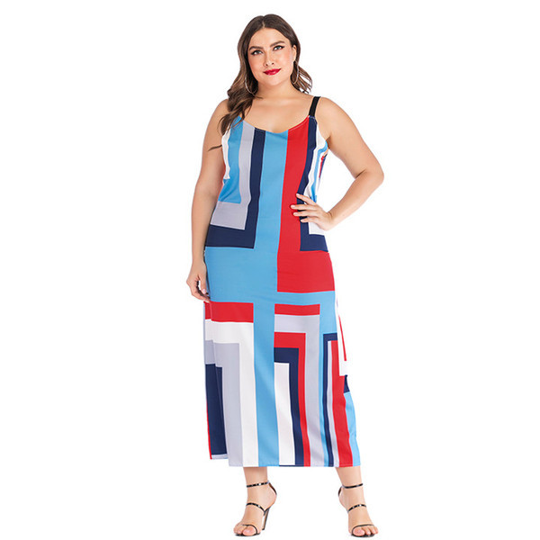 Hétköznapi női ruha vékony pántokkal és O-nyakkal