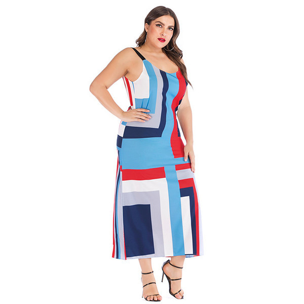 Hétköznapi női ruha vékony pántokkal és O-nyakkal