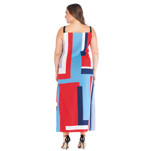 Hétköznapi női ruha vékony pántokkal és O-nyakkal