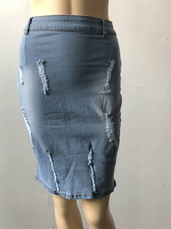 Modern női farmerszoknya magas derékkal, világos színben