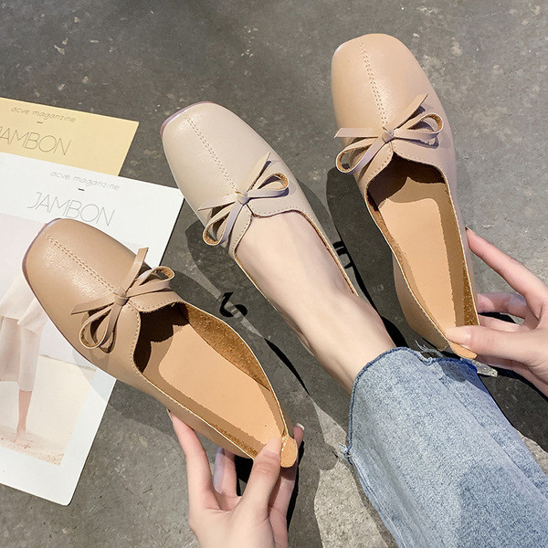 Eko bőrből készült stílusos női cipő barna és bézs színű szalaggal