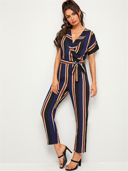Elegáns női jumpsuit rövid ujjal és V-nyakkal