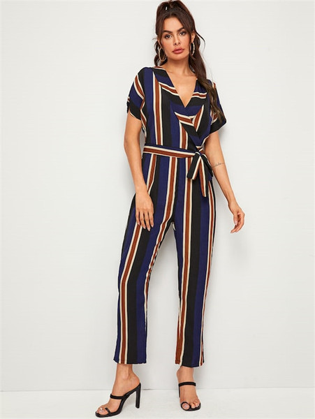 Elegáns női jumpsuit rövid ujjal és V-nyakkal