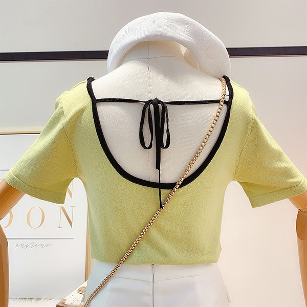 Modern női póló rövid ujjal és nyakkendővel