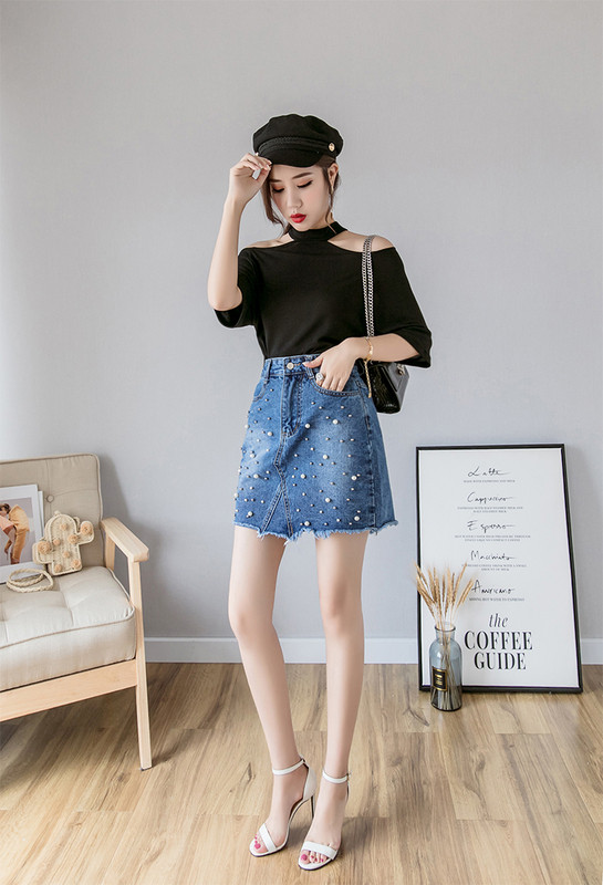 Modern női farmerszoknya díszgyöngyökkel