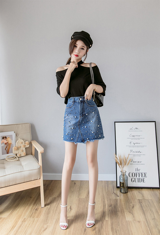 Modern női farmerszoknya díszgyöngyökkel