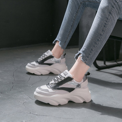 Női felső tornacipő magas talppal, több színben