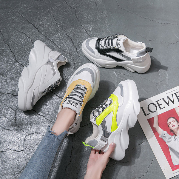 Női felső tornacipő magas talppal, több színben