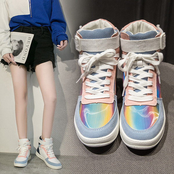 Alkalmi női tornacipő fűzővel, lapos talppal, két színben