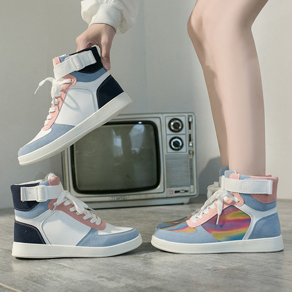 Alkalmi női tornacipő fűzővel, lapos talppal, két színben