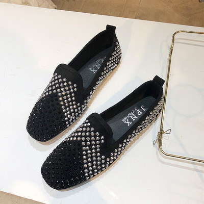 Modern női mokaszin kövekkel, két színben