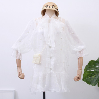 Stílusos női ruha gyöngyökkel fehér és szürke színben