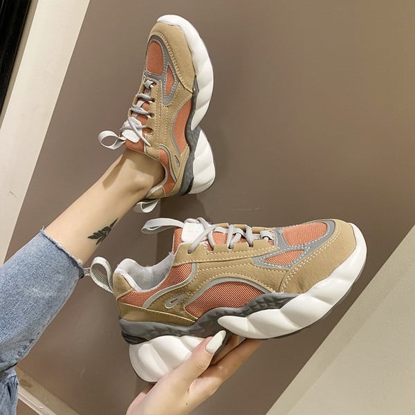 Női tornacipő öko velúrból fekete és barna színben