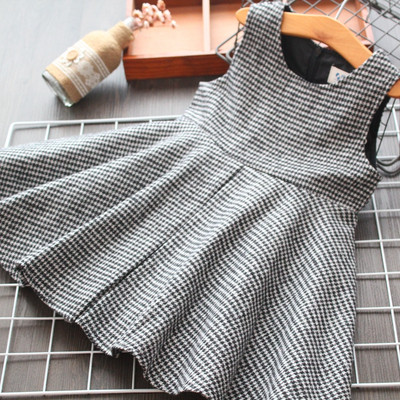 Modern kockás gyerekruha lányoknak