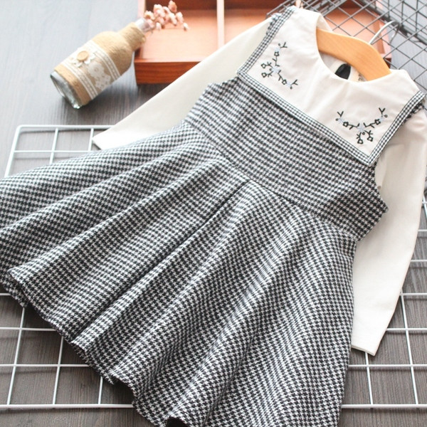 Modern kockás gyerekruha lányoknak