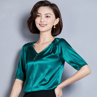 Női blúz V-nyakkal és gombokkal, három színben