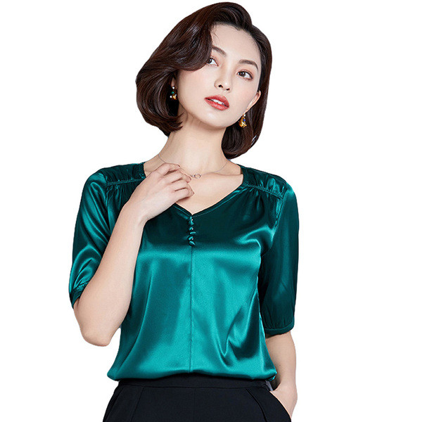 Női blúz V-nyakkal és gombokkal, három színben