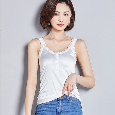 Aktuális női felső négy színben - csipkével