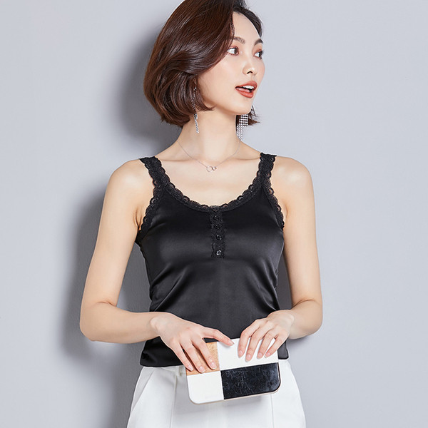 Aktuális női felső négy színben - csipkével