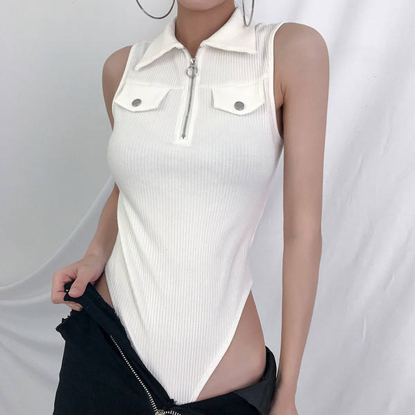 Modern női test fehér gallérral