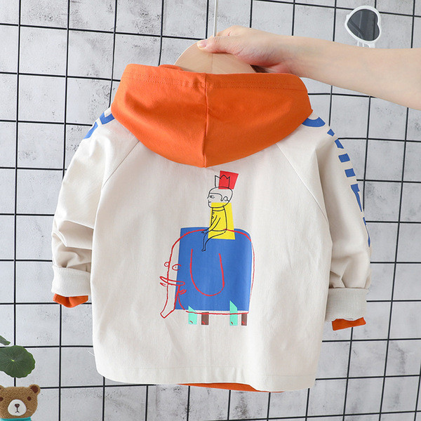 Sárga és fehér rátéttel ellátott, mindennapos gyerekkabát fiúknak