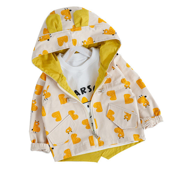 Új modell gyerekkabát kapucnival és zsebekkel fiúknak